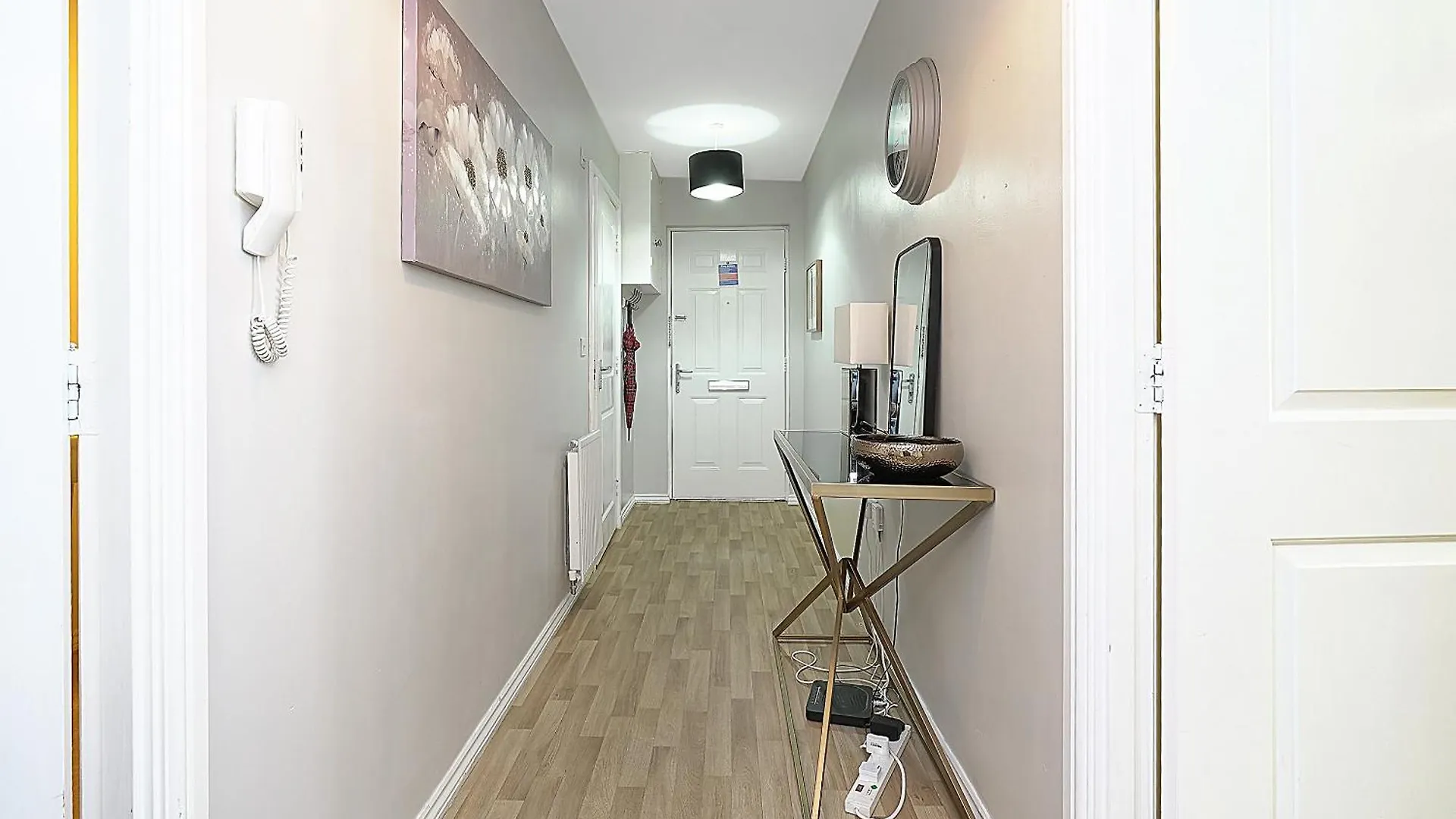 아파트 The Lochend Two Bedroom Residence 에든버러